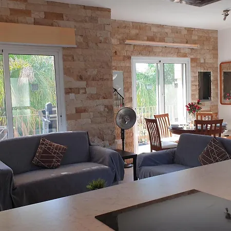 Di Gio * פאראלימני