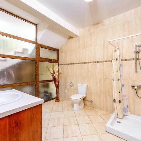 Di Gio וילה פאראלימני